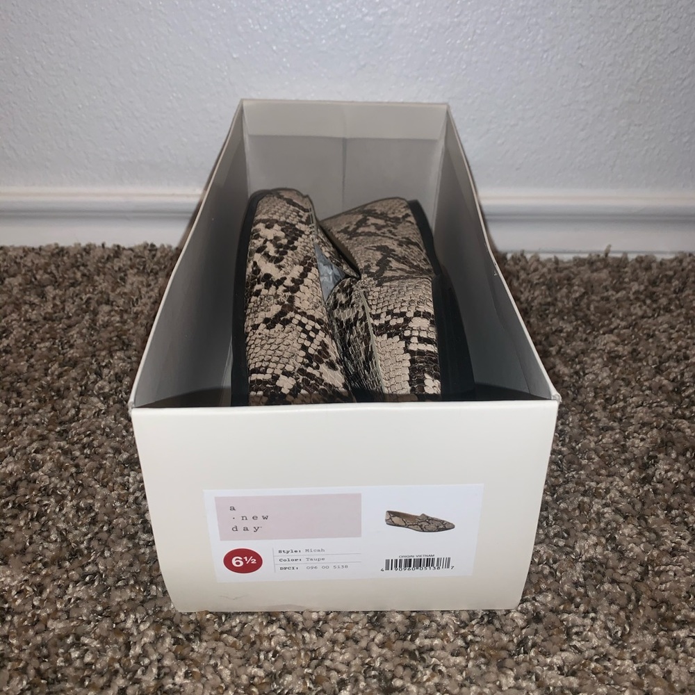 Snake print Flats